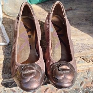 Brown Floral-Toe Women's Suede Flats